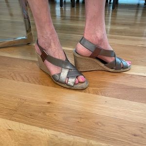 Vince Camuto espadrilles silver metallic 11